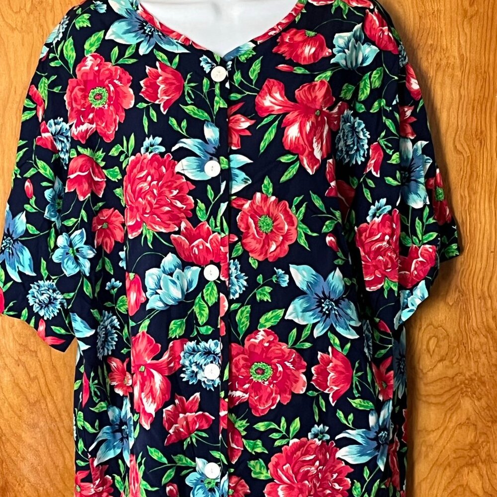 Chaus beautiful pink/blue floral pattern women's blouse - Large